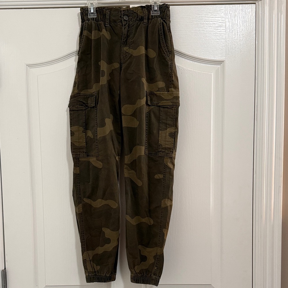 American Eagle Outfitters Camo Joggers